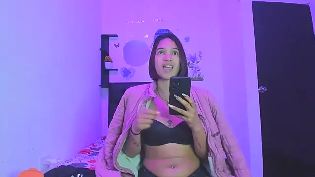 Snapshot of sapphire_brown20 chatting on 04.21.26 sapphire brown20 online show from 04.21.26