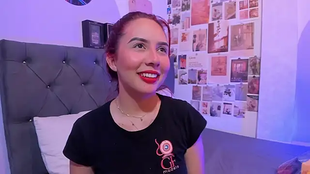 Snapshot of violeta_blaze1 chatting on 06.12.26 violeta blaze1 online show from 06.12.26