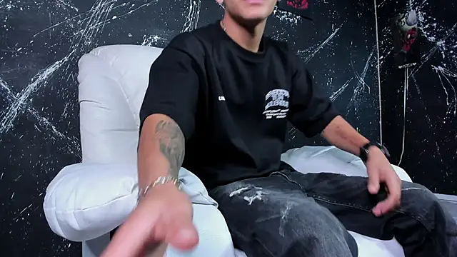 Snapshot of DylanRoyce_ chatting on 03.03.26 DylanRoyce online show from 03.03.26