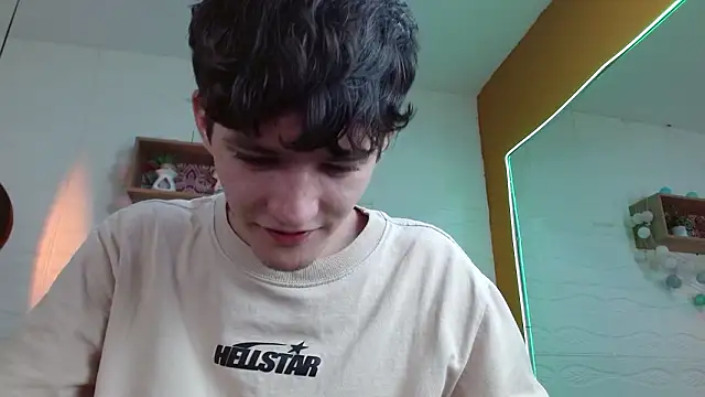 Snapshot of trevor_mob chatting on 02.25.26 trevor mob online show from 02.25.26