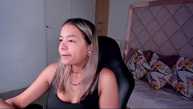 Snapshot of dulce_lyraa1 chatting on 07.17.26 dulce lyraa1 online show from 07.17.26