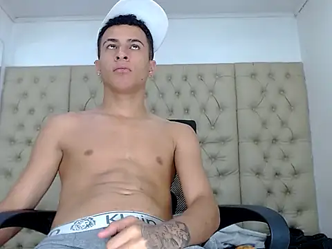 Snapshot of Hollmanhot chatting on 02.28.26 Hollmanhot online show from 02.28.26