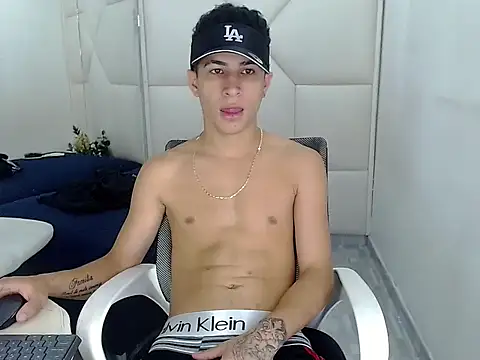 Hollmanhot online show from 03.05.26