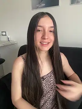 xluxulua online show from 03.15.26