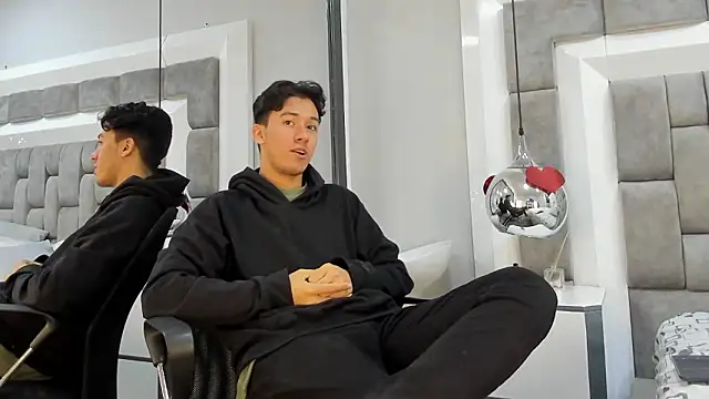 Snapshot of Austin_Reedss chatting on 02.26.26 Austin Reedss online show from 02.26.26