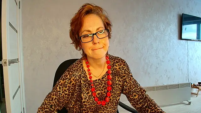 Snapshot of LioraWeiss chatting on 04.21.26 LioraWeiss online show from 04.21.26