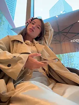 Mia-lp online show from 04.12.26