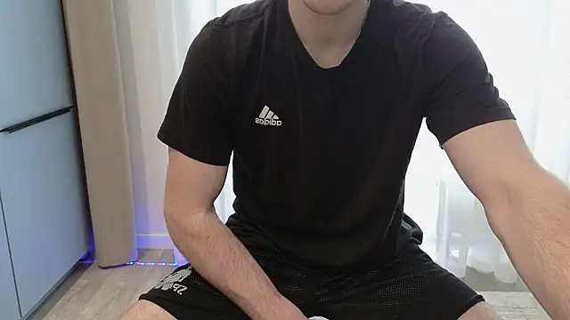 Snapshot of chantatummm chatting on 02.28.26 chantatummm online show from 02.28.26