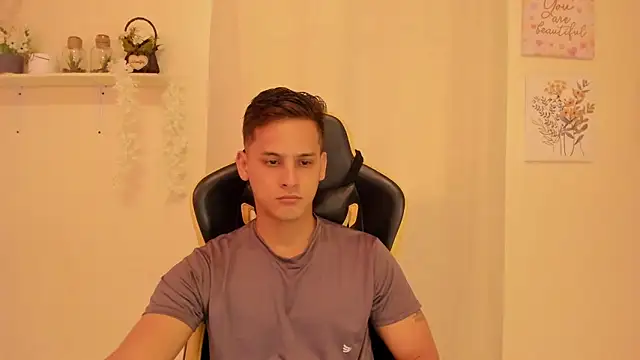 sexy andres01 online show from 04.30.26