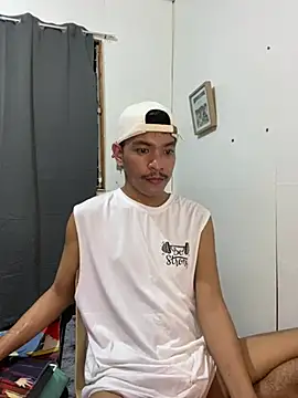 Snapshot of asian_darlingcummersxXx chatting on 05.28.26 asian darlingcummersxXx online show from 05.28.26
