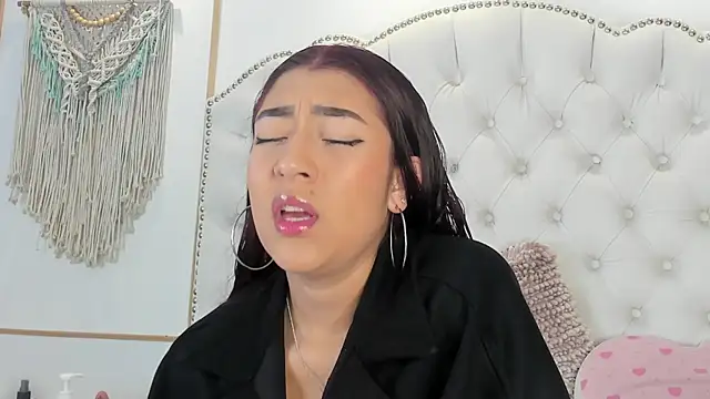 Sara funy online show from 03.19.26