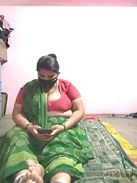 Snapshot of gujjuhotcouple chatting on 04.29.26 gujjuhotcouple online show from 04.29.26
