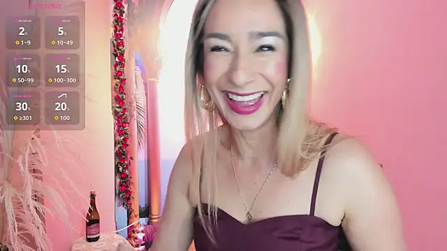 Snapshot of Madam_Dalila chatting on 06.10.26 Madam Dalila online show from 06.10.26