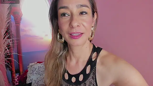 Snapshot of Madam_Dalila chatting on 06.25.26 Madam Dalila online show from 06.25.26