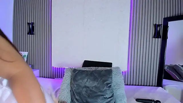 Lore evans online show from 04.08.26