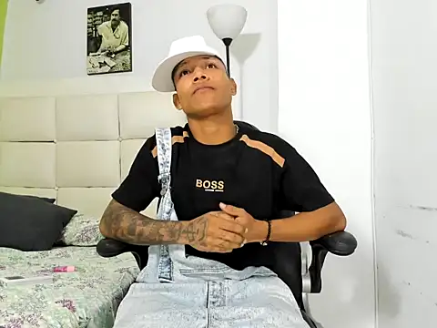 Snapshot of emanuel_23cm chatting on 02.25.26 emanuel 23cm online show from 02.25.26