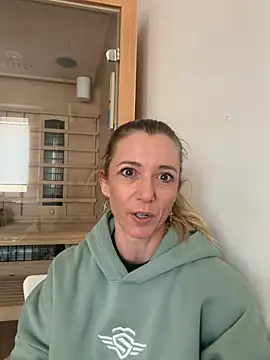 Snapshot of FitAnna chatting on 02.28.26 FitAnna online show from 02.28.26