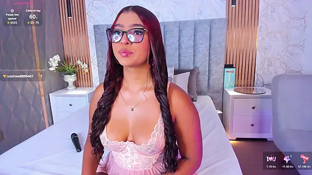 Snapshot of SofiiCruz chatting on 04.24.26 SofiiCruz online show from 04.24.26