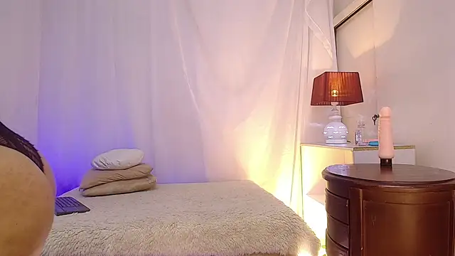 Snapshot of Assly_Love chatting on 03.11.26 Assly Love online show from 03.11.26