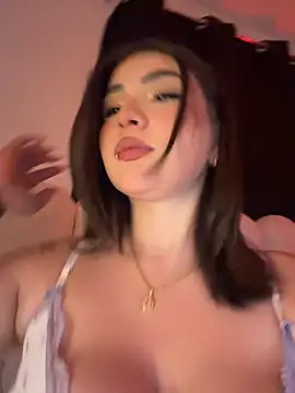 Snapshot of SamanthaValmont chatting on 05.28.26 SamanthaValmont online show from 05.28.26