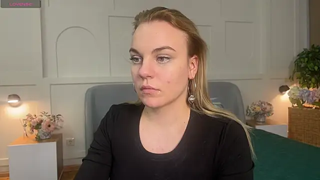 Glow Margo online show from 03.21.26