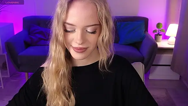 Snapshot of Dear_Tessa chatting on 03.08.26 Dear Tessa online show from 03.08.26