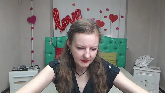 Snapshot of MeganPirs chatting on 04.06.26 MeganPirs online show from 04.06.26
