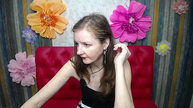 Snapshot of MeganPirs chatting on 04.12.26 MeganPirs online show from 04.12.26