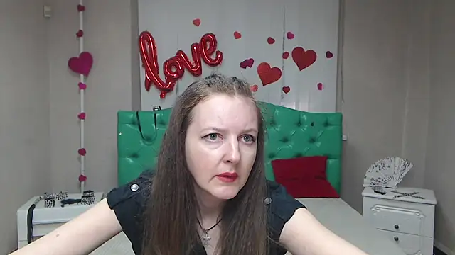 Snapshot of MeganPirs chatting on 04.14.26 MeganPirs online show from 04.14.26