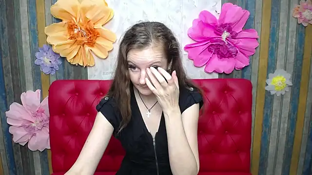 Snapshot of MeganPirs chatting on 05.11.26 MeganPirs online show from 05.11.26