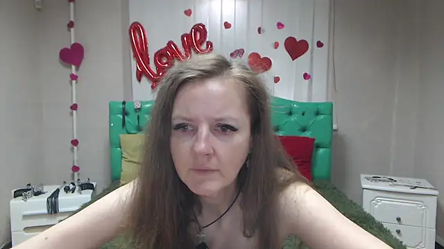 Snapshot of MeganPirs chatting on 05.17.26 MeganPirs online show from 05.17.26