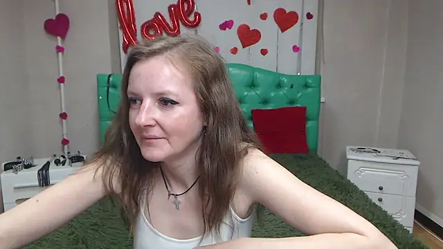 Snapshot of MeganPirs chatting on 05.19.26 MeganPirs online show from 05.19.26
