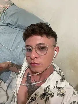 Snapshot of erickmoor2526 chatting on 02.26.26 erickmoor2526 online show from 02.26.26