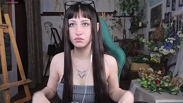 EffieMeowley online show from 04.21.26