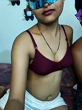 Snapshot of Sweet_Cpl_ chatting on 04.18.26 Sweet Cpl online show from 04.18.26