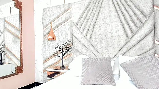 EmeelyMuller online show from 04.14.26