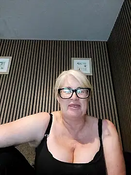 FlirtyFleur-x online show from 06.07.26