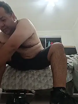 Snapshot of UrsoBissexualPauGrosso chatting on 03.10.26 UrsoBissexualPauGrosso online show from 03.10.26