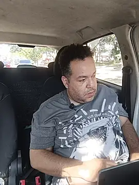 Snapshot of UrsoBissexualPauGrosso chatting on 04.15.26 UrsoBissexualPauGrosso online show from 04.15.26