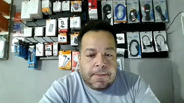 Snapshot of UrsoBissexualPauGrosso chatting on 04.17.26 UrsoBissexualPauGrosso online show from 04.17.26