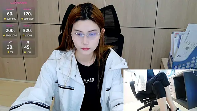 Snapshot of zhen-68 chatting on 04.23.26 zhen-68 online show from 04.23.26
