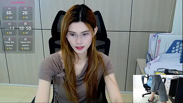 Snapshot of zhen-68 chatting on 05.05.26 zhen-68 online show from 05.05.26