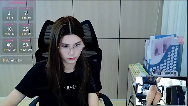 Snapshot of zhen-68 chatting on 05.21.26 zhen-68 online show from 05.21.26
