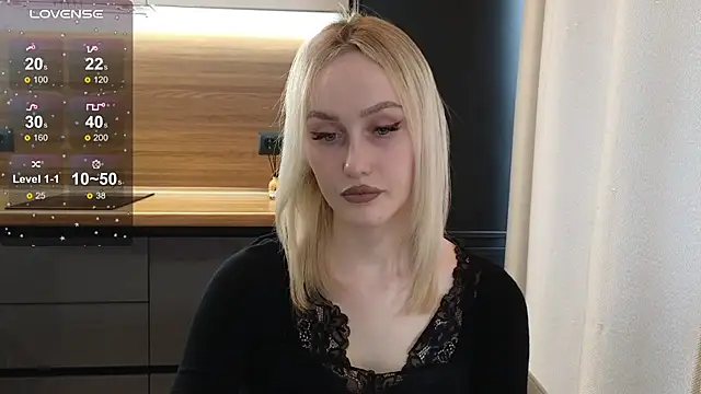 Snapshot of Bella_Villen chatting on 06.10.26 Bella Villen online show from 06.10.26