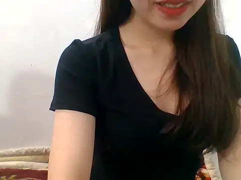Snapshot of kiraa-007 chatting on 05.18.26 kiraa-007 online show from 05.18.26