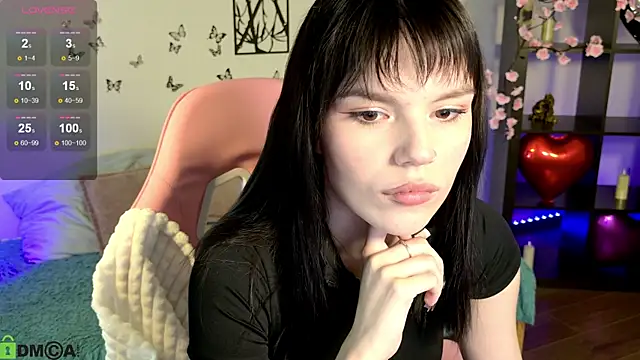 Snapshot of JanetCensley chatting on 05.02.26 JanetCensley online show from 05.02.26