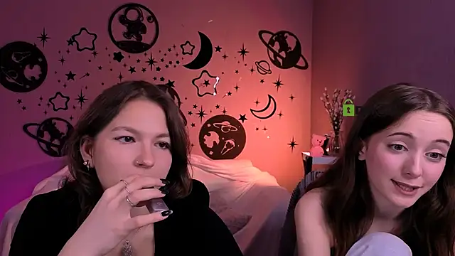 chloe ley online show from 04.08.26