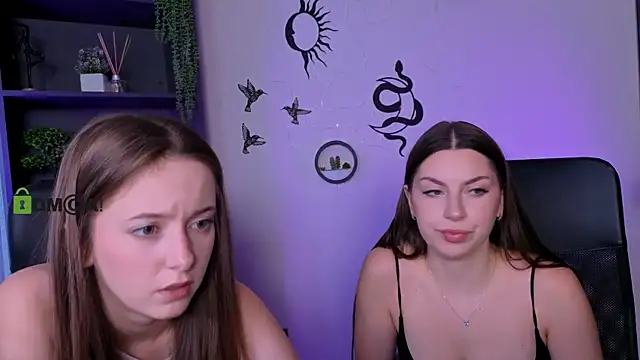 Snapshot of chloe_ley chatting on 07.22.26 chloe ley online show from 07.22.26