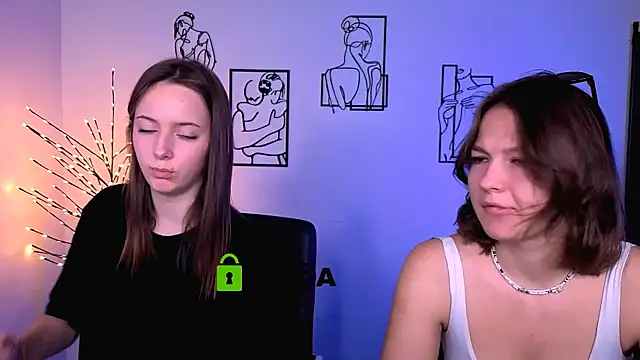 Snapshot of chloe_ley chatting on 07.25.26 chloe ley online show from 07.25.26