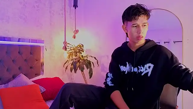 Snapshot of dave_eliot chatting on 06.15.26 dave eliot online show from 06.15.26